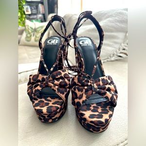 Gianni Bini animal print platforms! Super comfy! Only worn twice!